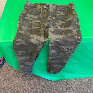American Eagle Olive Green Camo Stretch Pants